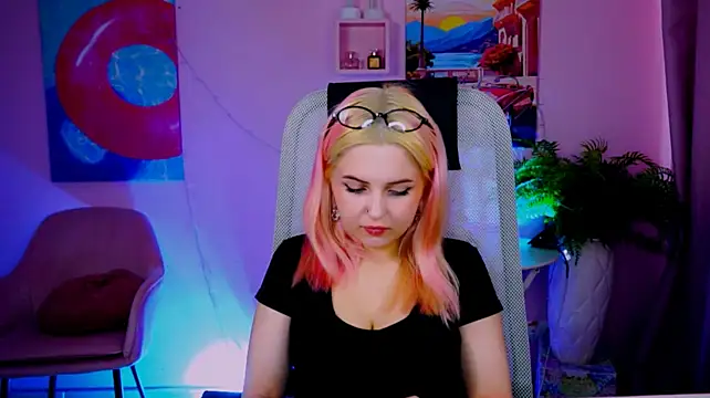 XXX chat uživo modela AliceSilvia_