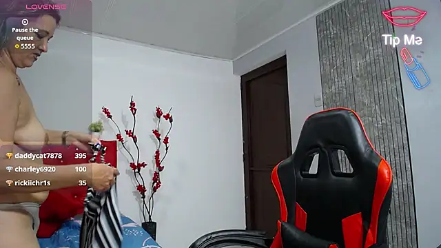 XXX chat uživo modela noelia_milf19