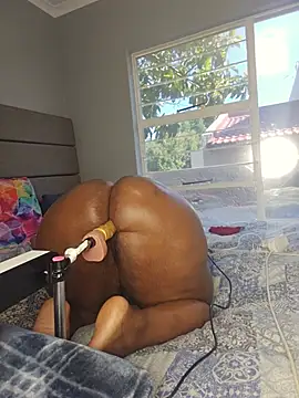 KinkyphatassのライブXXXチャット