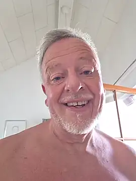 Dennislover007 XXX чат на живо