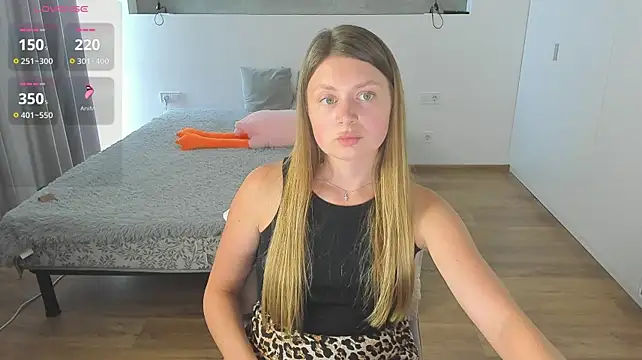 XXX chat uživo modela Kitkatvel