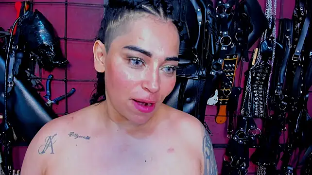 sadistic_aradia's Live XXX Chat
