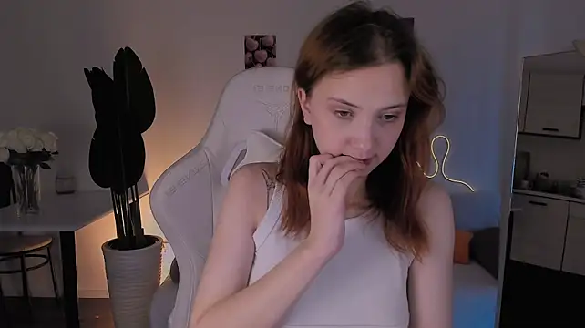 XXX chat uživo modela LittlePeach007