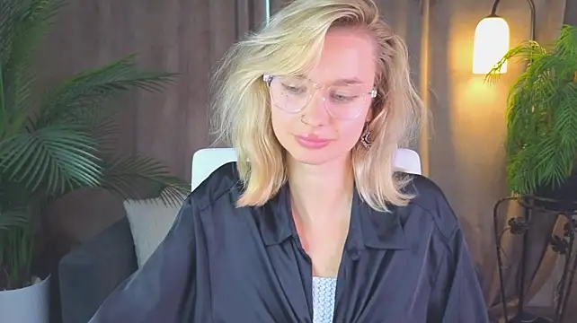 NoraMoreaun Live XXX chat