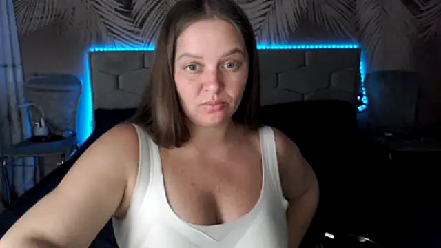 XXX chat uživo modela uliastar