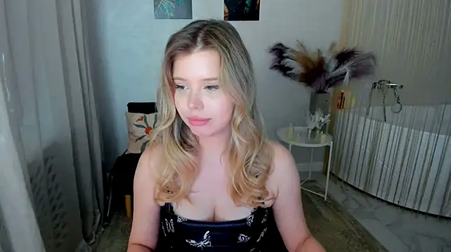XXX chat uživo modela FollowLovee