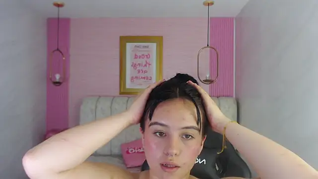 sarita_09_s' Live XXX Chat