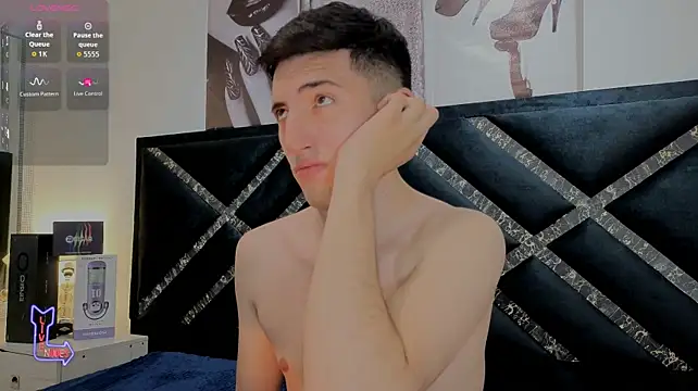 Un_Sluttyy Adlı Modelin Canlı XXX Sohbeti