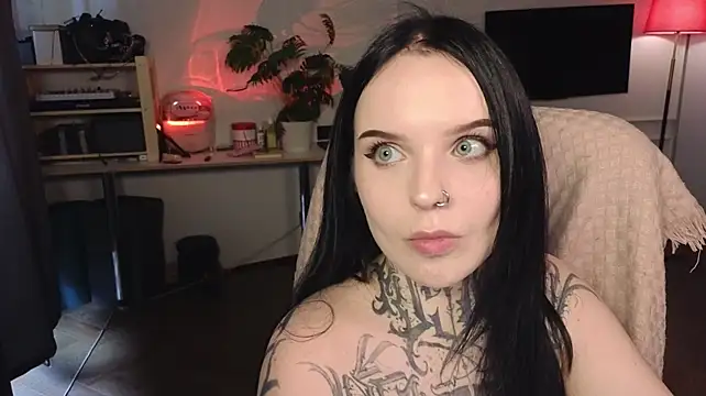 XXX chat uživo modela ATOMIC-KETCHUP