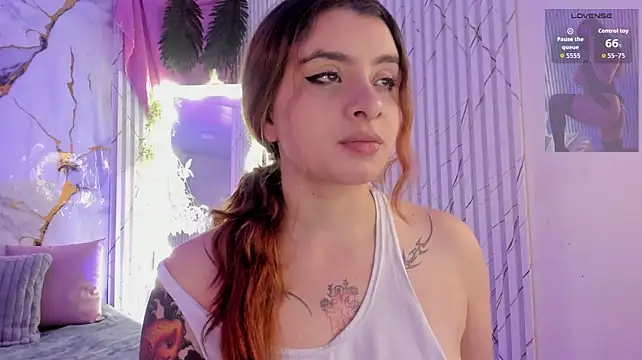 XXX chat uživo modela Naomy_tay1