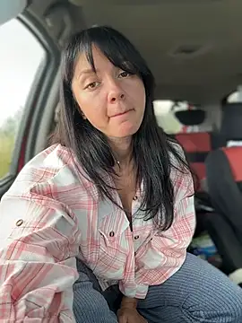 JulliaVegas live XXX chat