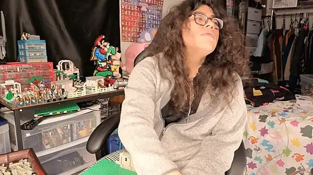 ShinyCherub Show in webcam