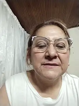 הופעת וובקאם של JULIETA_21-