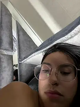 Tinniforwor's Live XXX Chat