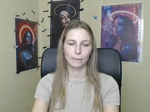 StrangerGi's Live XXX Chat