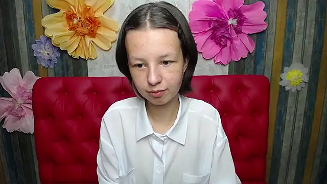 LindaSSlim's Live XXX Chat