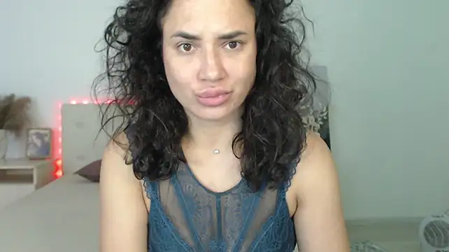RoxannePure Chat XXX in diretta