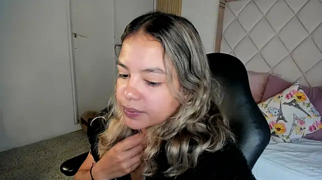Chat +18 de dulce_lyraa1 ao vivo