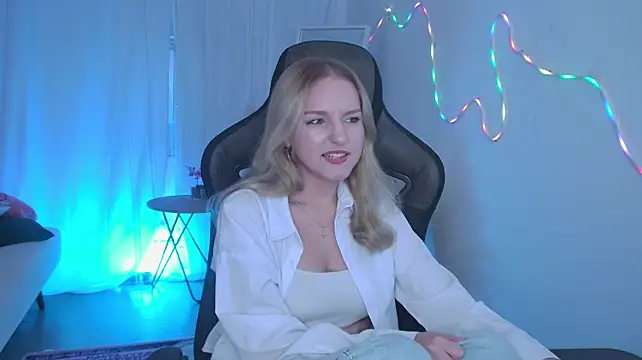 ViolaMore live XXX chat