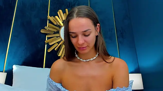 AprilWong XXX чат на живо