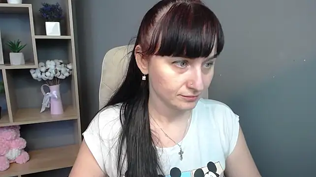 NinaFlawlees' Live XXX Chat
