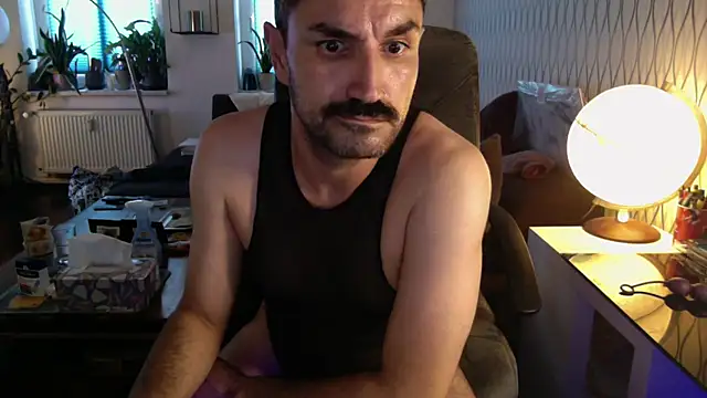 Chat +18 de tomz0819 ao vivo