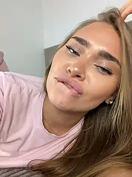 MonicaWestt's Live XXX Chat