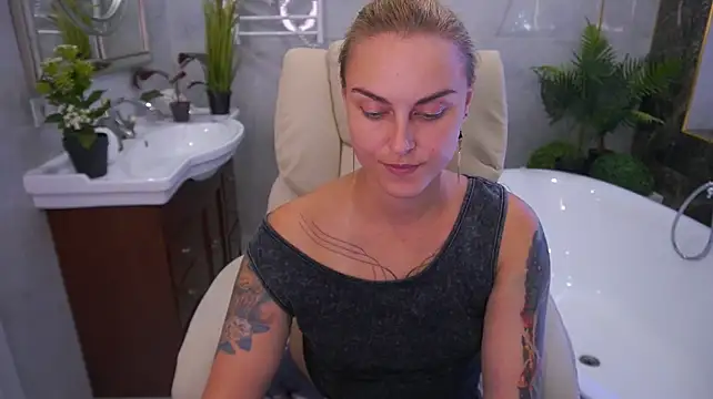 RayeReam's Webcam Show