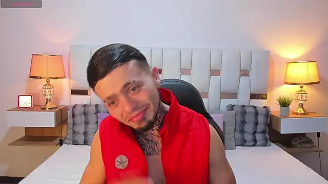Chatroom XXX en direct de Zeus_damian21