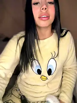 Laura-Khalifa: вебкам-шоу