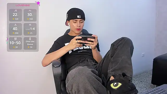 alan_twink12's Live XXX Chat