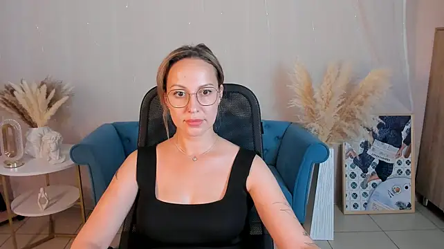 Živý XXX chat Charlotte_Hudson