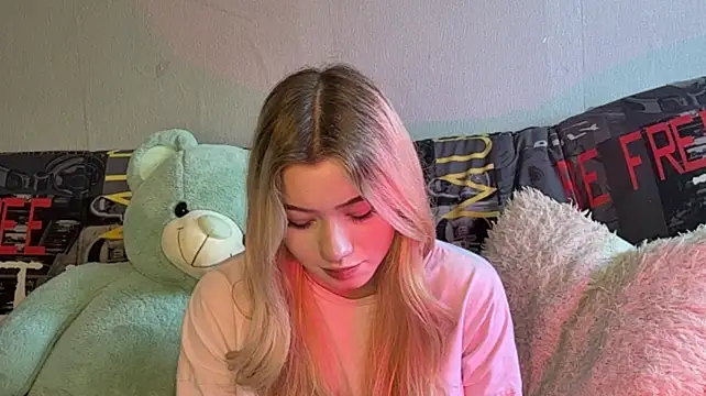EarlineStrojnys élő XXX-chatje