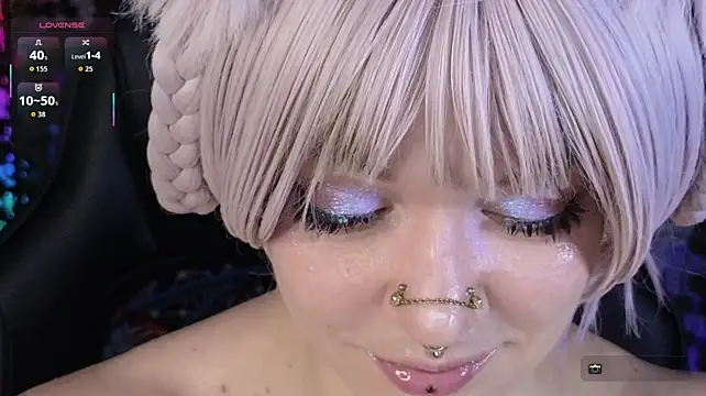 Chat XXX ao vivo de Mee-Meow