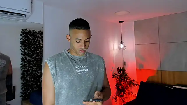 Show modela B_Wild na web-kameri
