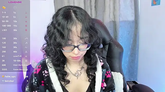 צ'אט XXX בשידור חי של indra_cam