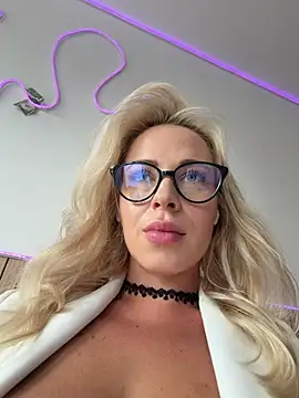 streetdoll Webcam Show