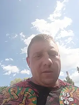 Robert198098 – Naživo XXX chat
