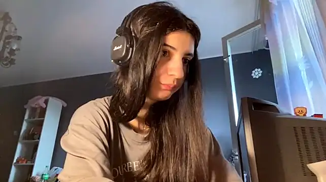 MindaHallmon's Live XXX Chat