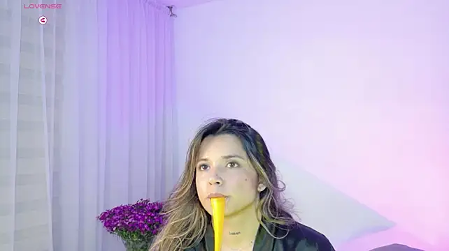 KylieVennet Chat XXX live