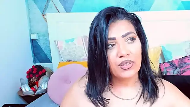 دردشة AmyCubes الجنسية المباشرة