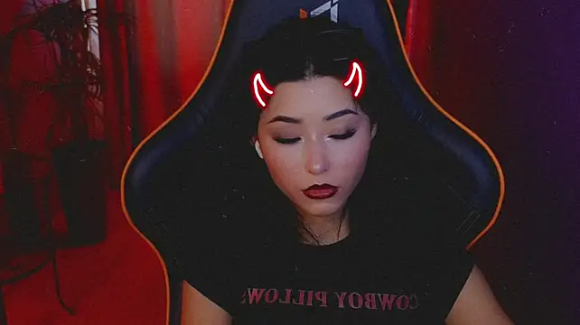 XXX chat uživo modela RedMidnight