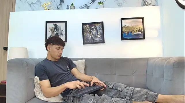 Czat XXX na żywo – YOUNG_BOYS_HELL