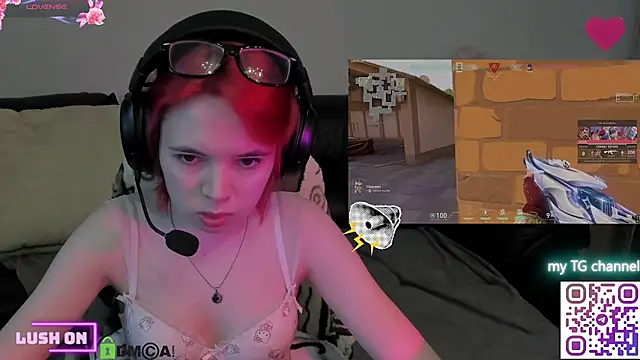 LinneaChan's Live XXX Chat