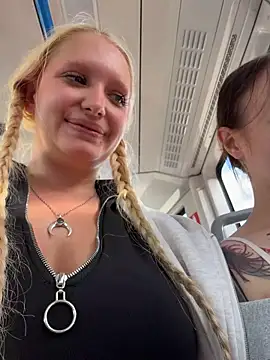 Elfi_InPublic Adlı Modelin Web Kamerası Şovu