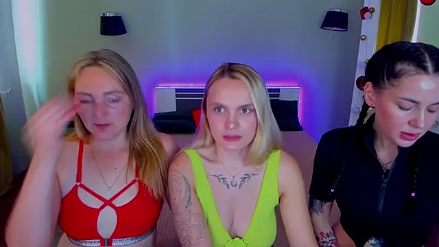 XXX chat uživo modela MagicEyess