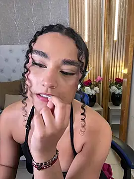 Chat +18 de kitty_kayo ao vivo