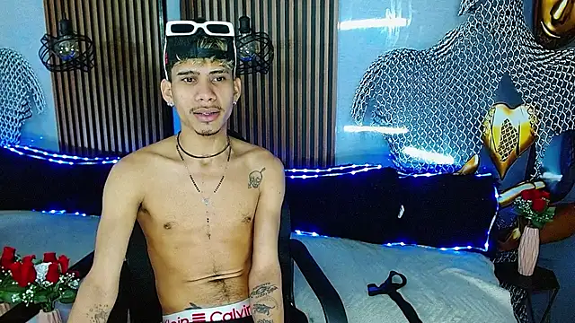XXX chat uživo modela Skinny_cute_Alyer