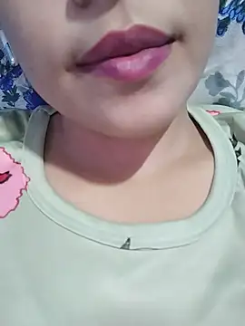 Anki-doll Adlı Modelin Canlı XXX Sohbeti