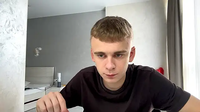 SoloFuryn Live XXX chat